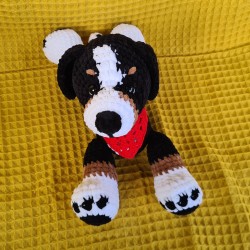 Gehäkelter Berner Sennenhund